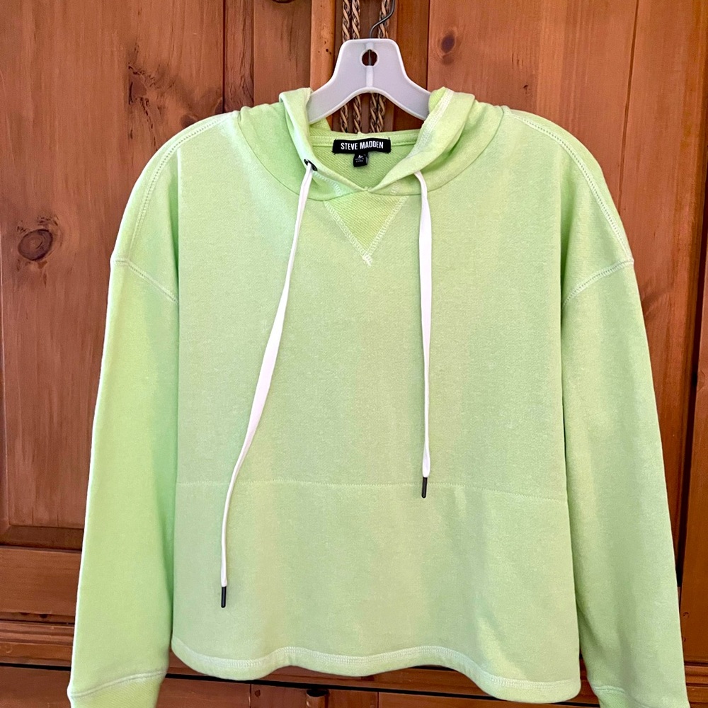 Steve Madden fluorescent green summer sweatshirt M